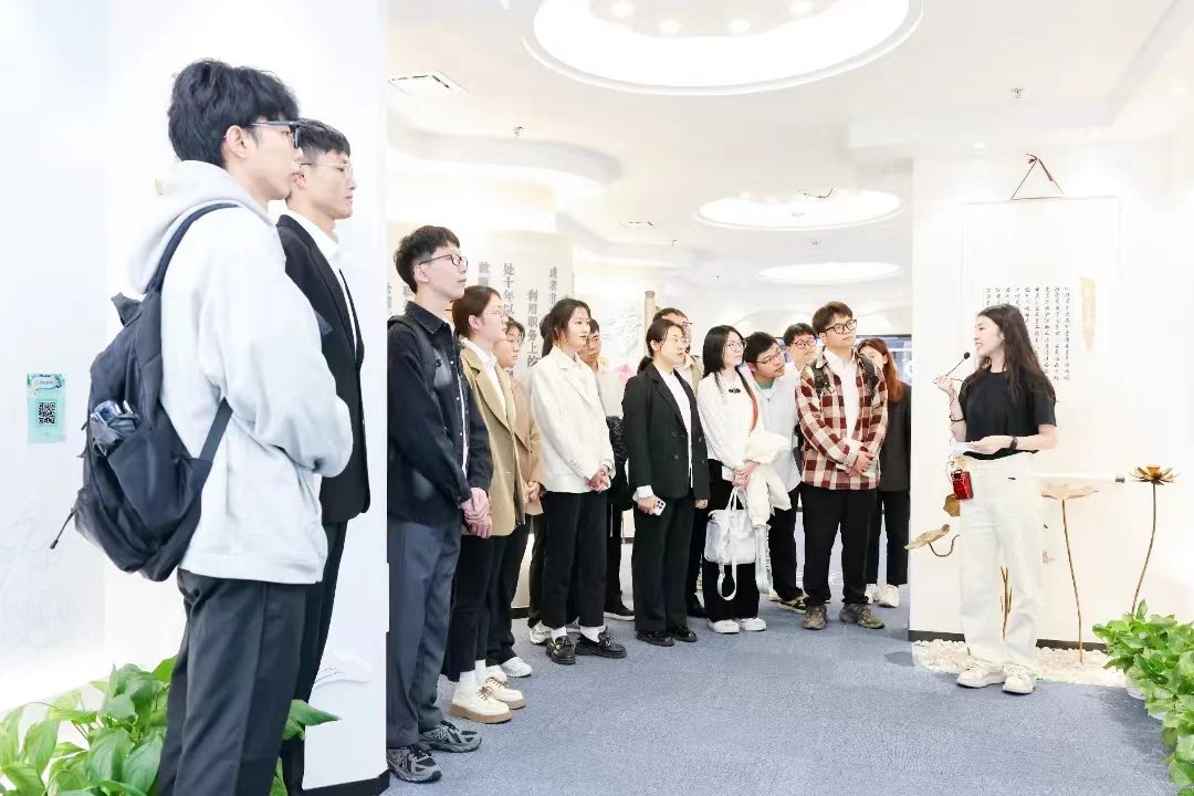 喜报丨黄笑蓉同志喜获杭州市建设工程招标造价行业廉政教育基地“金牌宣讲员”
